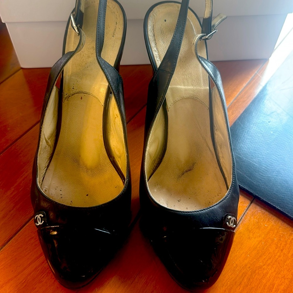 CHANEL patent toe black leather sling back heel size 40